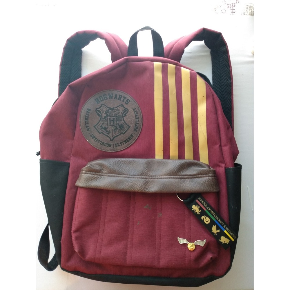 Harry Potter Hogwarts Full Sized backpack with Keychain Pre-Owned